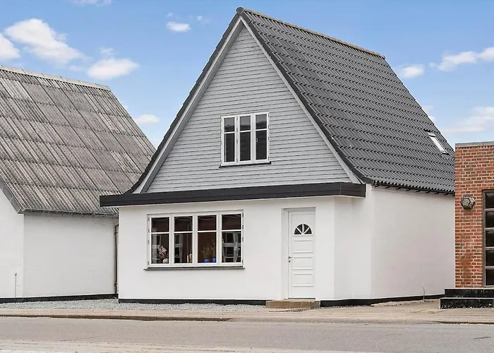Newly Renovated House In The Center